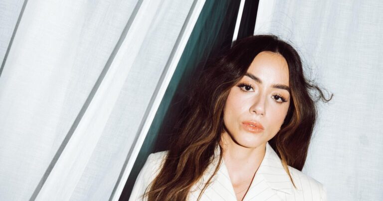 urlhttps3A2F2Fcalifornia times brightspot.s3.amazonaws.com2F832Fb62F8df636ff4a55a96f515fdaec7f382F1482876 la et chloe bennet anoelker 6756 2