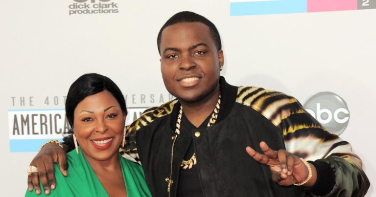 urlhttps3A2F2Fcalifornia times brightspot.s3.amazonaws.com2F7a2F182F870b3ebb4888934323cc44574fe42F2012 american music awards arrivals